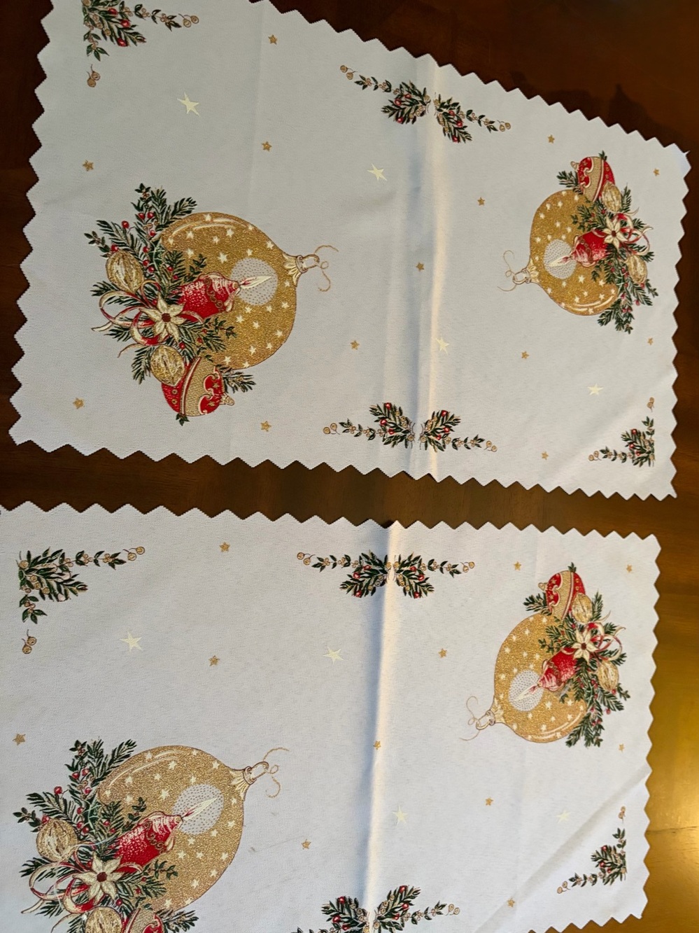 Vintage 80s 90s Christmas
Placemats Doilies Set of 2 Gold Red
Ornament Scalloped